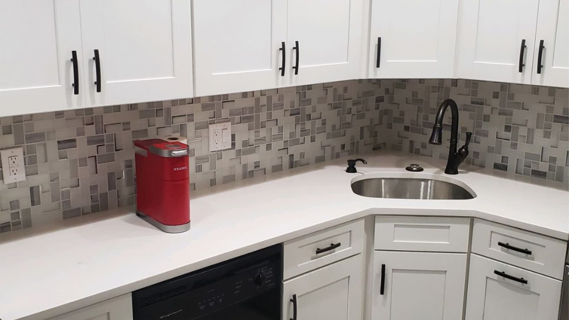 Kitchen renovation by American Home Remodeling Service, serving Staten Island and New Jersey